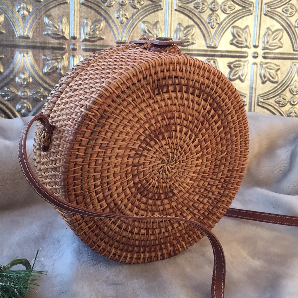 Rattan Crossbody Gem